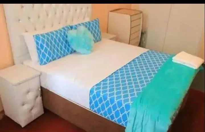 Επικοινωνία με το Aphiroom Guesthouse